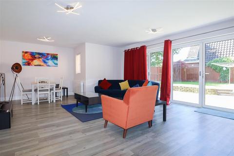 2 bedroom apartment for sale - Tipps Cross Lane, Hook End, Brentwood