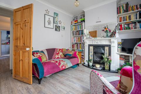 2 bedroom terraced house for sale - Montague Street, South Bank, York