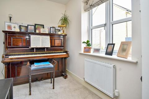 53 Brompton Drive, Bradford, BD10 0DW