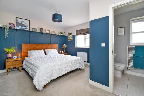 53 Brompton Drive, Bradford, BD10 0DW