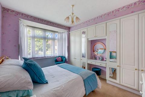67 Stoneleigh Avenue, Worcester Park, KT4 8XY