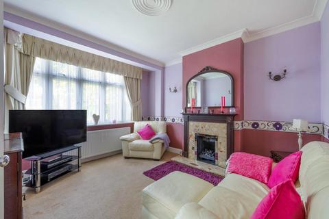 67 Stoneleigh Avenue, Worcester Park, KT4 8XY
