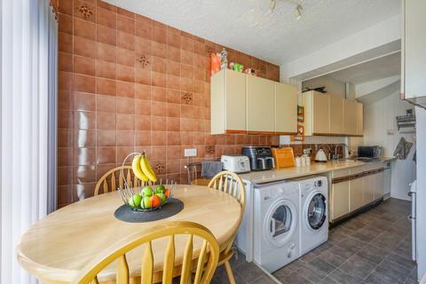 67 Stoneleigh Avenue, Worcester Park, KT4 8XY