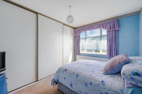 67 Stoneleigh Avenue, Worcester Park, KT4 8XY