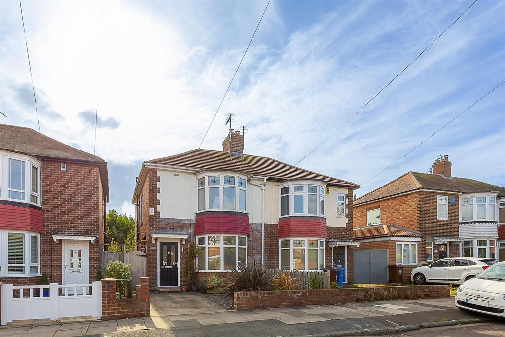 Park Avenue, Gosforth, Newcastle upon Tyne 2 bed semidetached house £230,000