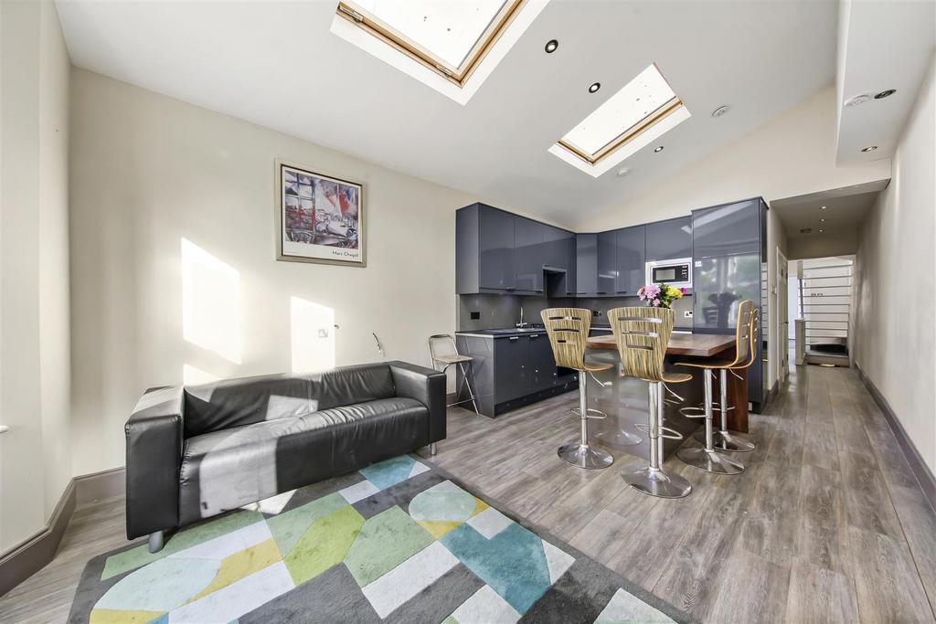 First Floor Flat, 68 George Lane   P7 But Tsnb U4ta Xa