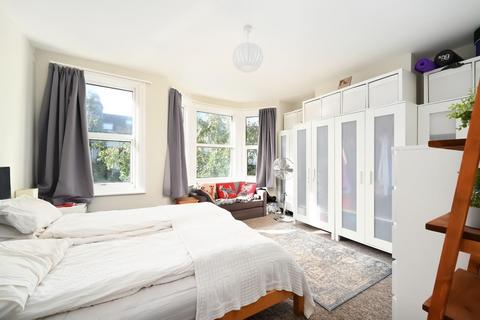 14 Upper Hamilton Road, Brighton, BN1 5DF
