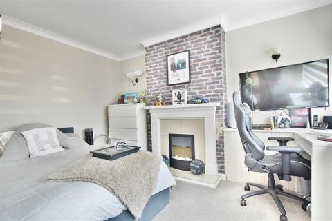 9 Lesley Close, Bexhill-on-sea, TN40 2RF