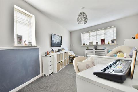 9 Lesley Close, Bexhill-on-sea, TN40 2RF