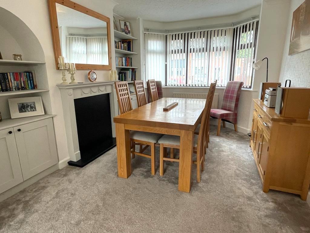 Fancourt Avenue, Penn 3 bed semidetached house £275,000