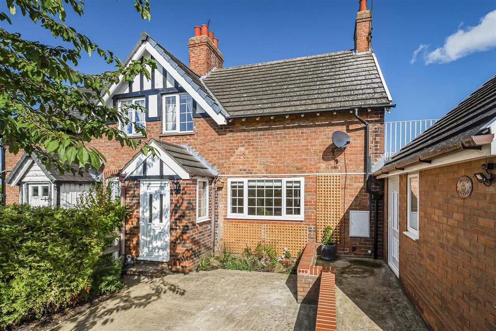 Nafferton Road, Wansford, Driffield... 4 bed semidetached house £299,950