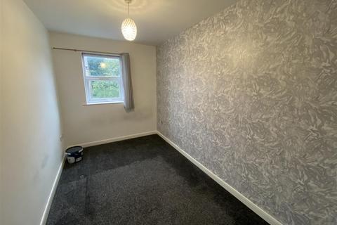 2 bedroom flat to rent - Bowmer Court, Ashfield, Bradford
