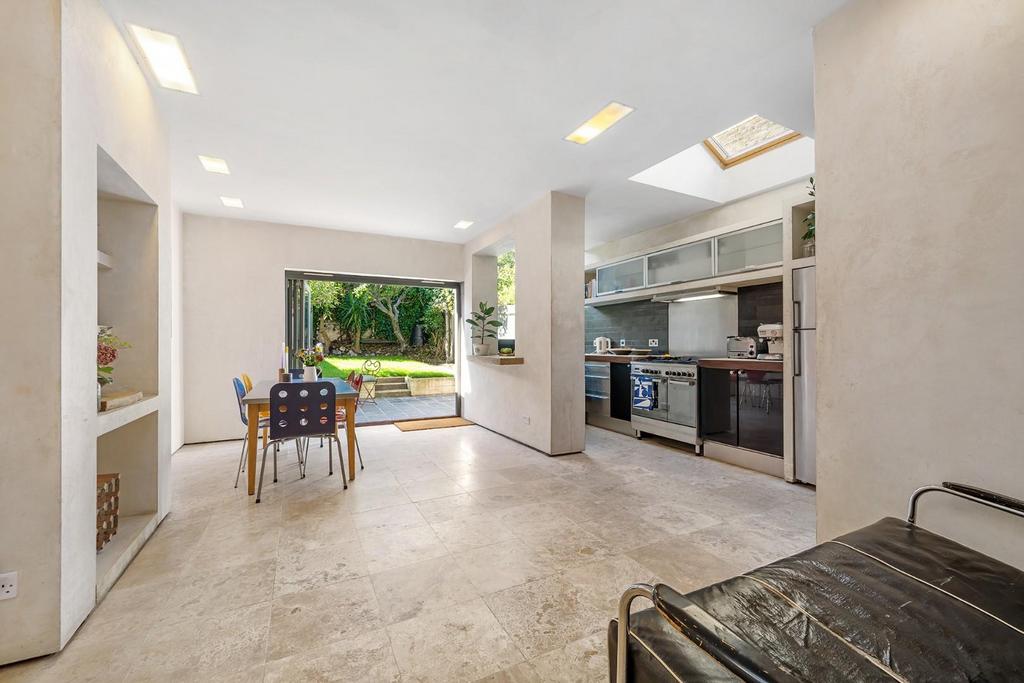 Kitchen.JPG