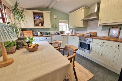 2 bedroom semi-detached house for sale, High Street, Newent