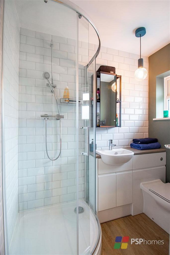 Shower Room (ground floor)