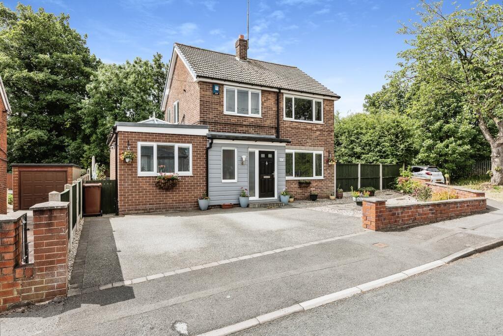 Snowden Avenue, Knottingley, WF11 3 bed detached house £279,000