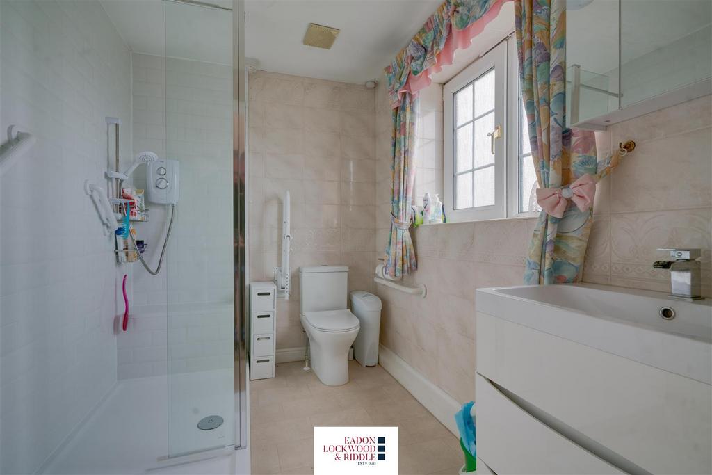Bedroom 1 Ensuite