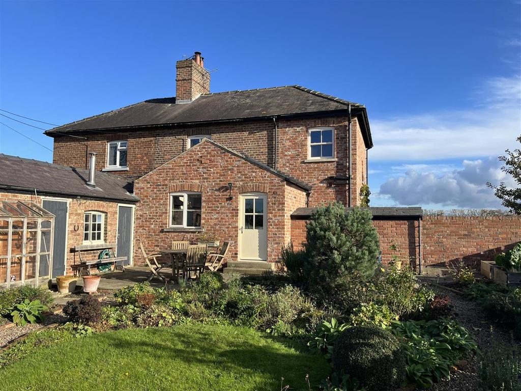 Thornton Bridge, Helperby, York 3 bed semidetached house for sale £