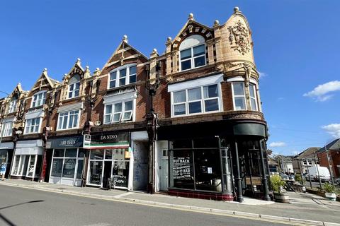 2 bedroom flat for sale, Seabourne Road, Bournemouth