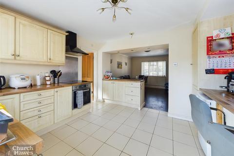 14 Elm Avenue, Heybridge, Maldon, CM9 4NT