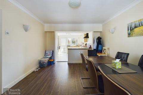 14 Elm Avenue, Heybridge, Maldon, CM9 4NT