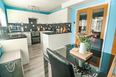 56 The Maples, Harlow, CM19 4QZ