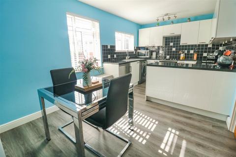 56 The Maples, Harlow, CM19 4QZ