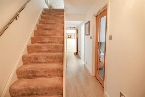 56 The Maples, Harlow, CM19 4QZ