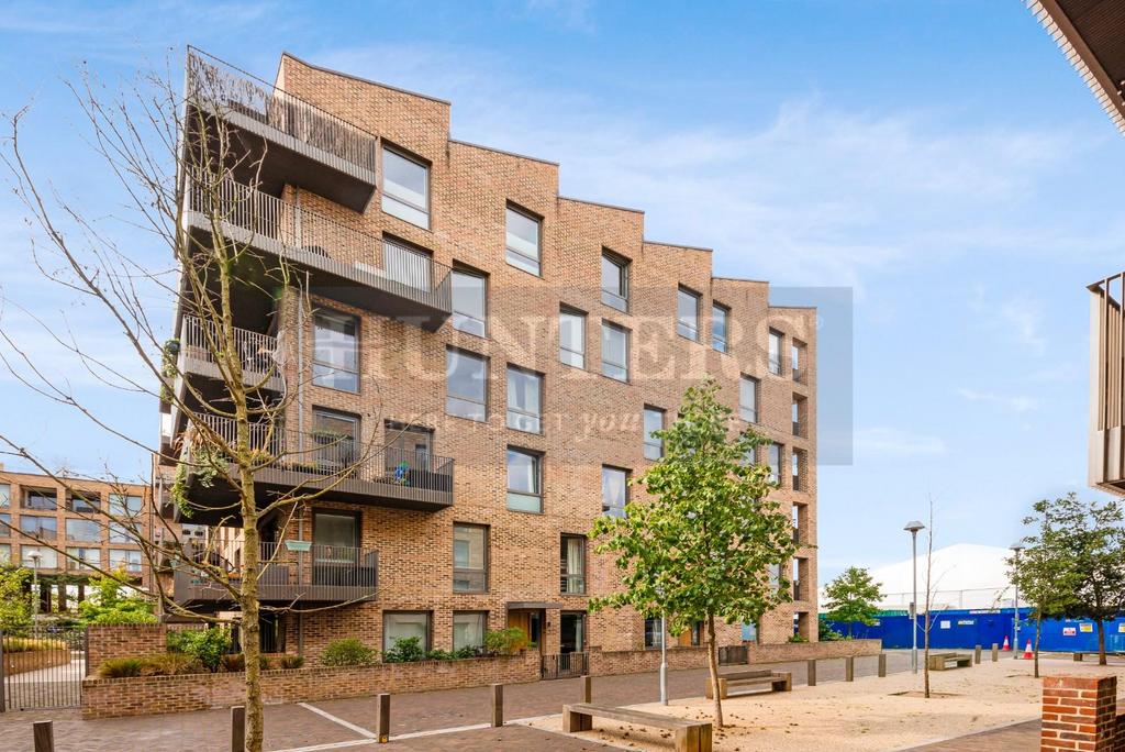 ISAMBARD COURT-16.jpg