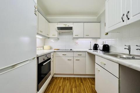 2 bedroom apartment for sale, Cedar Court, Woodbury Lane, Tenterden