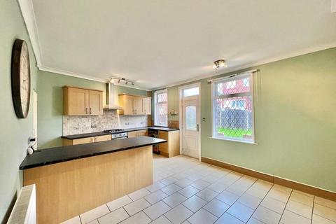 7 Grasmere Road, Barnsley, S71 1ES
