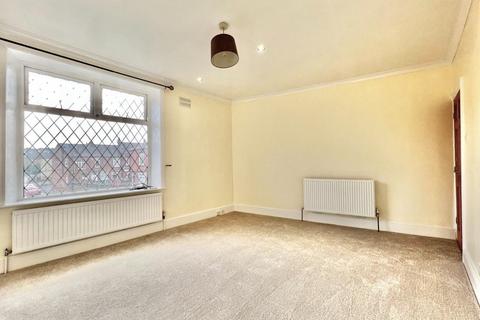 7 Grasmere Road, Barnsley, S71 1ES