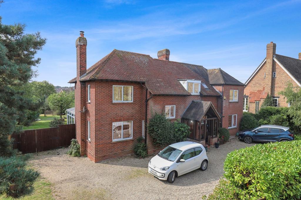 Colchester Road, Halstead, Halstead, CO9 4 bed detached house for sale