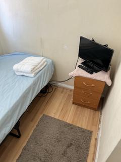 1 bedroom bedsit to rent - Cromer Road, Bury BL8