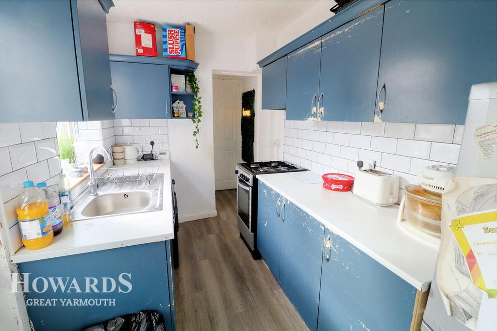 Hammond Road, Great Yarmouth 3 bed terraced house for sale £120,000