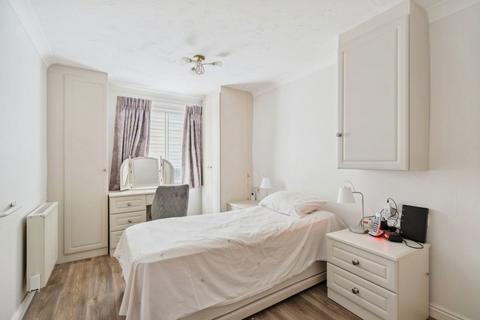 1 bedroom retirement property for sale, Uxbridge Road, Hatch End