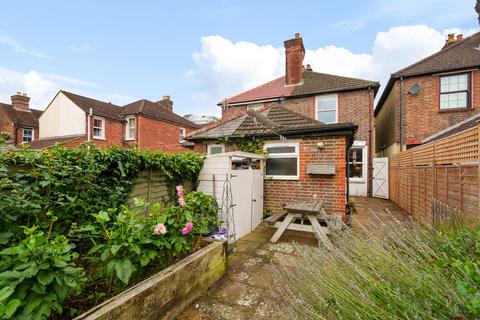 117 Walnut Tree Close, Guildford, GU1 4UQ