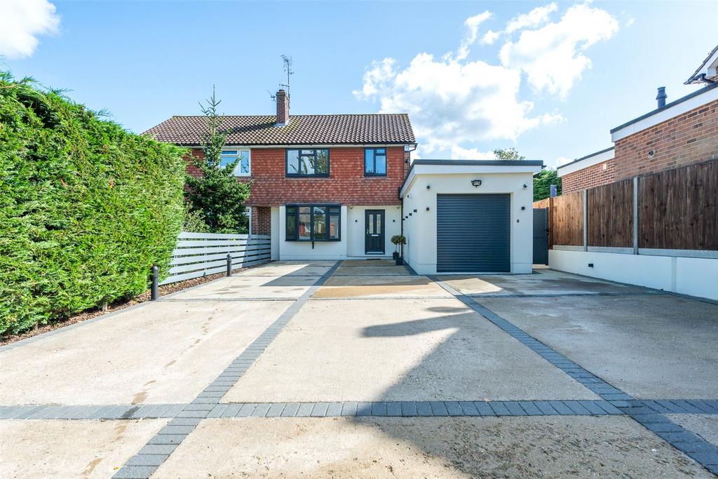 Oakley Drive, Bromley, Kent, BR2 3 bed semidetached house £700,000