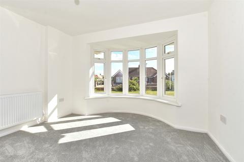 8 Edward Drive, Birchington, CT7 9BY