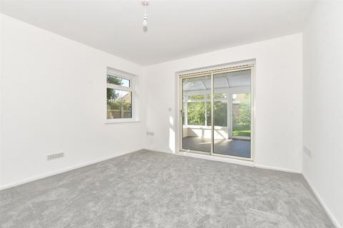 8 Edward Drive, Birchington, CT7 9BY