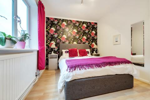 2 bedroom penthouse for sale - Thornton Close, Guildford, Surrey, GU2