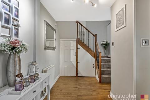 102 Wheatcroft, Cheshunt, Waltham Cross, EN7 6JT