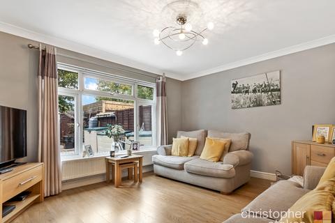102 Wheatcroft, Cheshunt, Waltham Cross, EN7 6JT