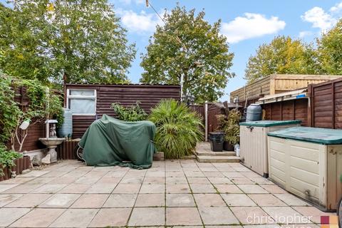 102 Wheatcroft, Cheshunt, Waltham Cross, EN7 6JT