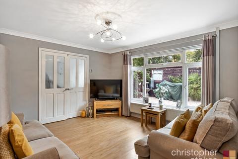 102 Wheatcroft, Cheshunt, Waltham Cross, EN7 6JT