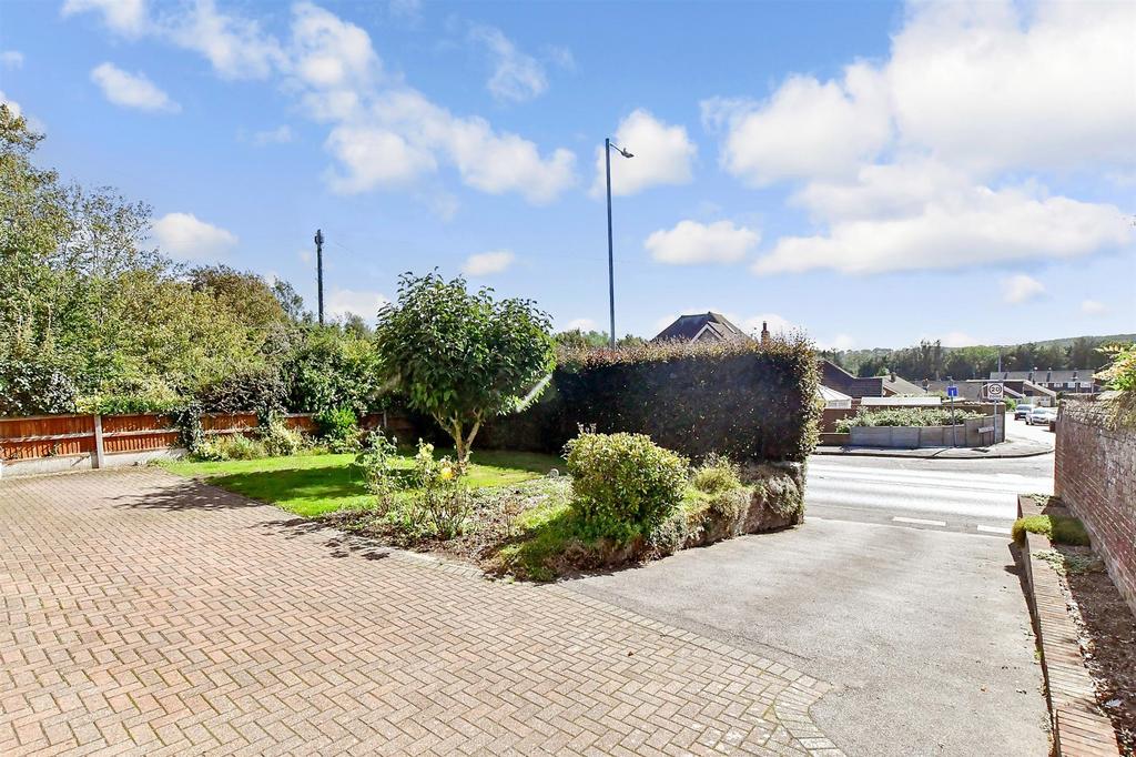 Island Road, Sturry, Canterbury, Kent 4 bed detached house for sale £