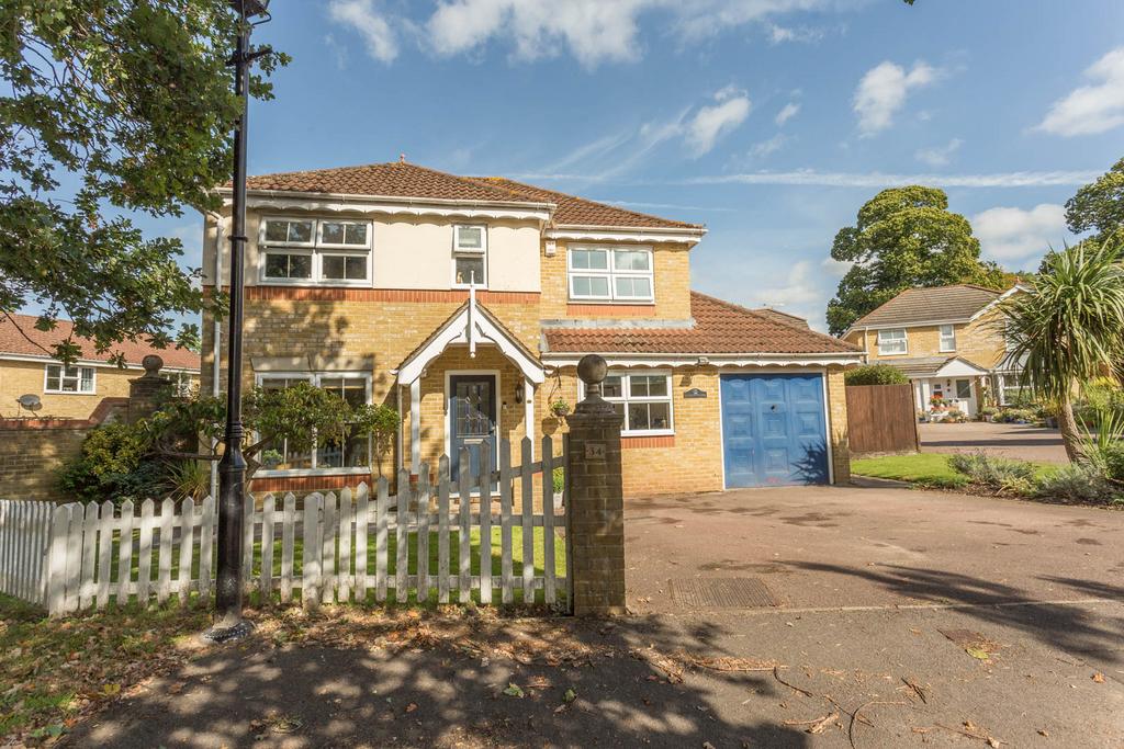 LANGDALE DRIVE, ASCOT, BERKSHIRE, SL5 8TQ 4 bed detached house for sale