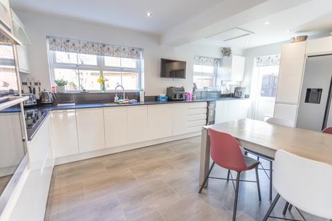 34 Langdale Drive, Ascot, SL5 8TQ