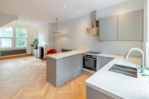 2 bedroom flat for sale, Francis Road, London, E10 6PL