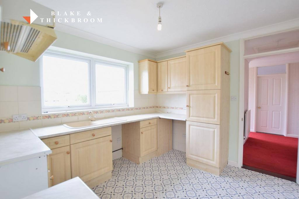 Saxmundham Way, ClactononSea 2 bed detached bungalow for sale £248,000